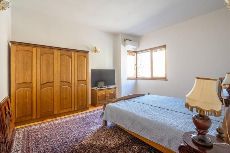 Дава се под наем Двустаен апартамент в София, Оборище - 90 кв.м за 690 € - Снимка #7