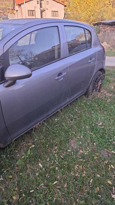Vând Opel corsa d pentru dezmembrat