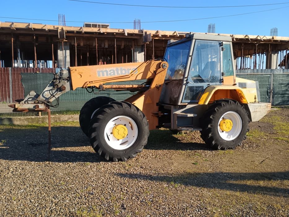 Încărcător frontal