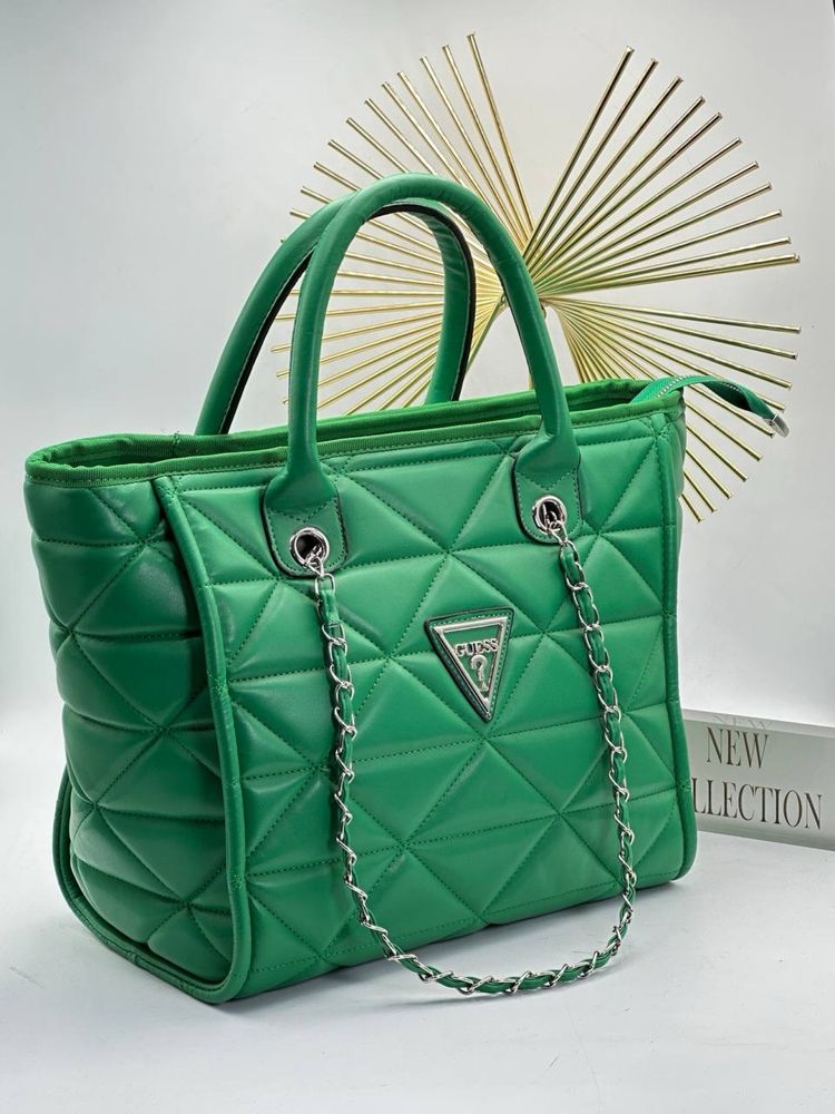 Geanta Guess Noua !!! Dimensiuni 30/30 !!!