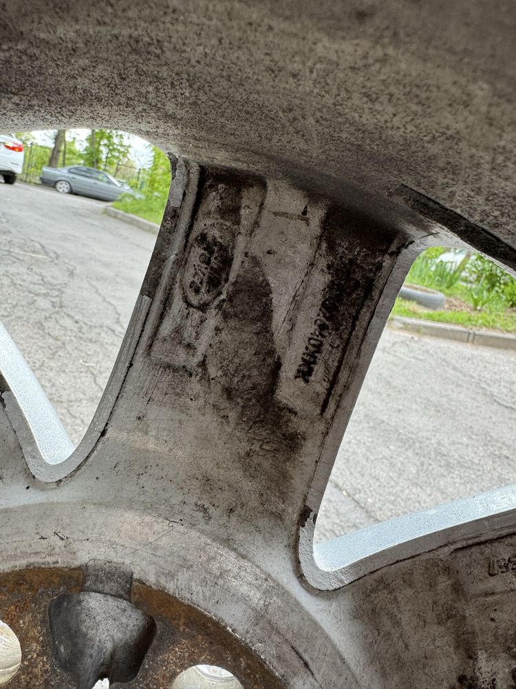 Диски с зимней резиной Land Rover Range Rover R19