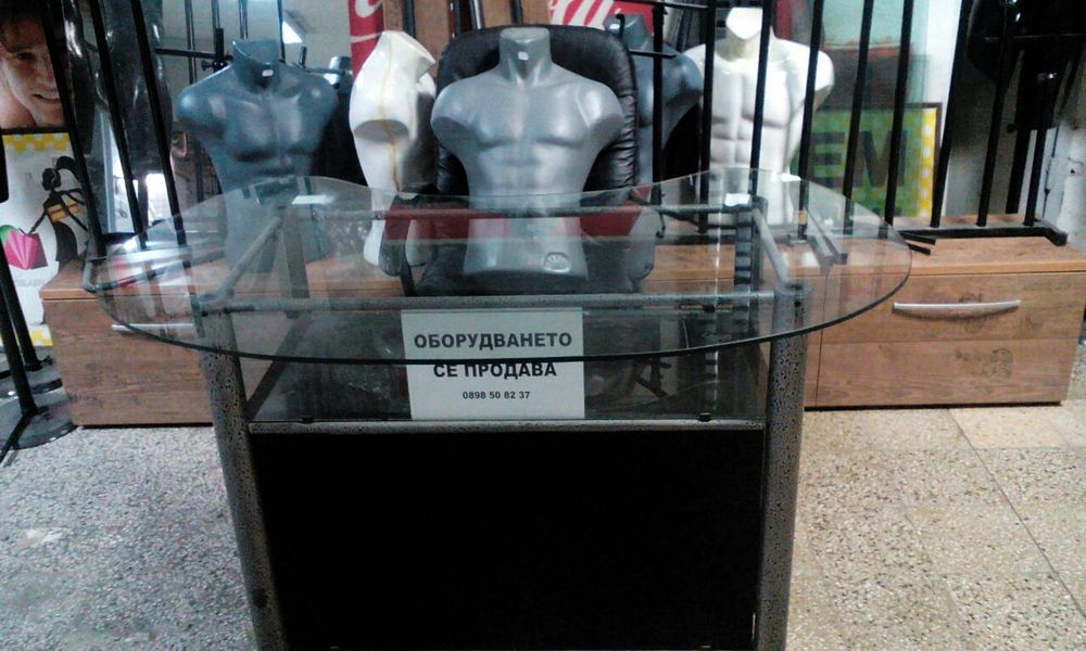 Мъжки торсове и манекени