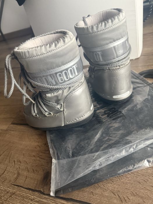 Cizme cu sireturi-silver Moon Boot