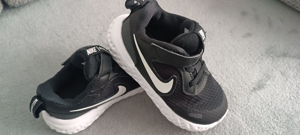 Încălțări Nike revolution, mărimea 25