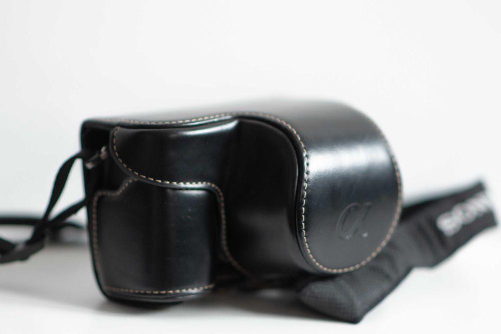 Vand/Schimb SONY a6000 kit + obiectiv + toc elegant de piele! WiFi NFC