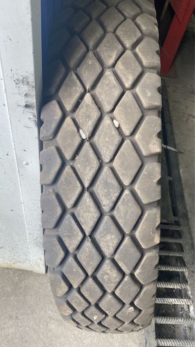 Продам шины 10.00 R 20