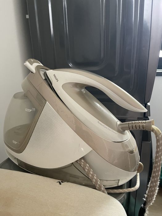 Statie calcat Philips PerfectCare Expert GC9642/60