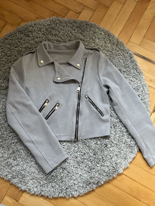 Дамско сиво якенце