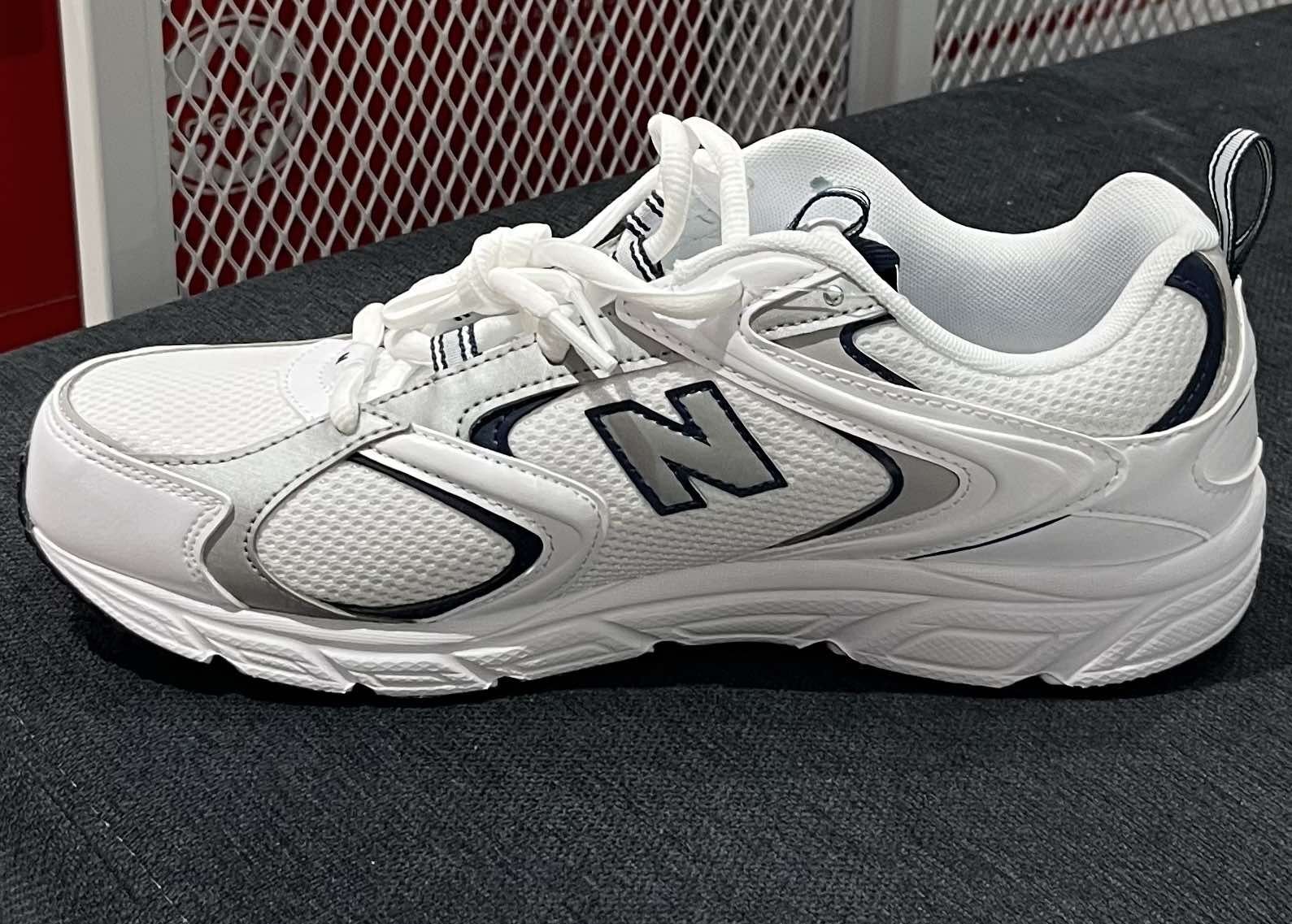 New balance white