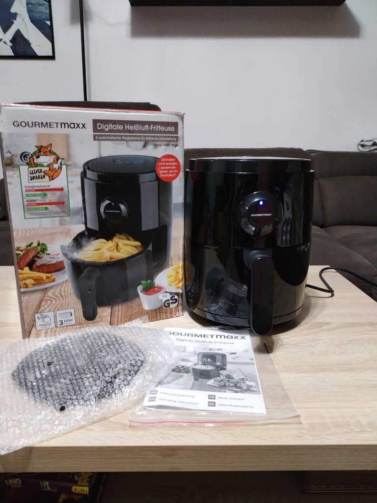 Air fryer cu aer cald (friteuza), touch, 6 programe, 1400W