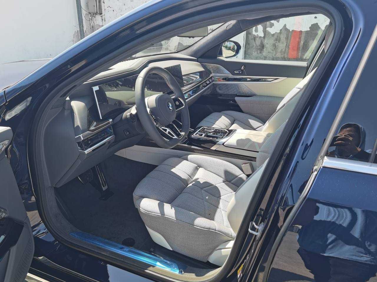 BMW i7 (G70) M70 105.7 kWh (660 лс) xDrive