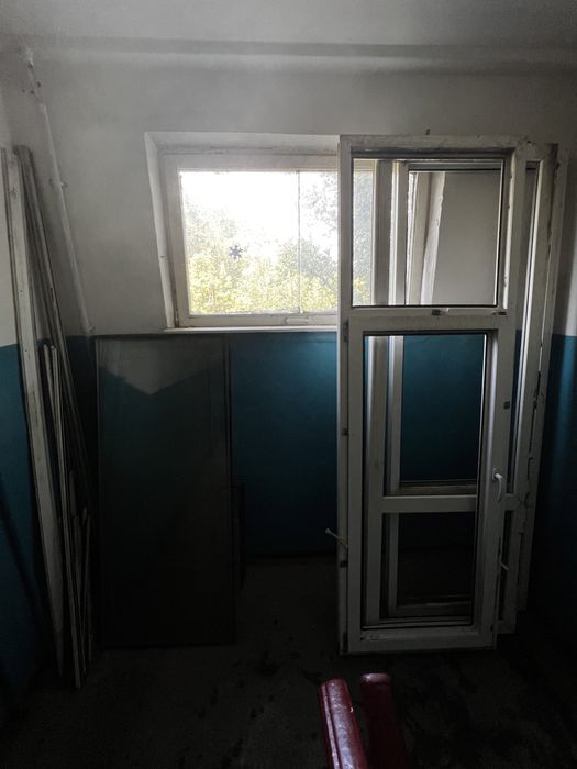 Пластиковые окна б/у. Балконная перегородка