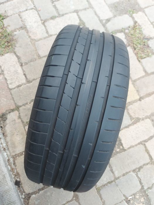 O bucată 225/45 R17 vară - una Kormoran Dunlop