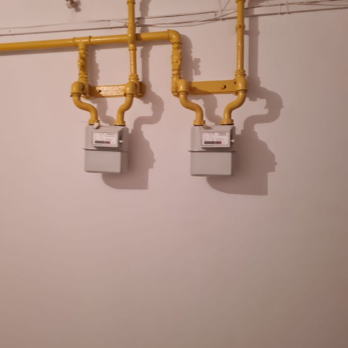 Zugravesc scari de bloc