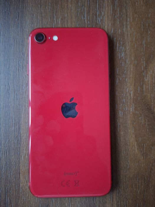 Телефон iPhone SE 2022