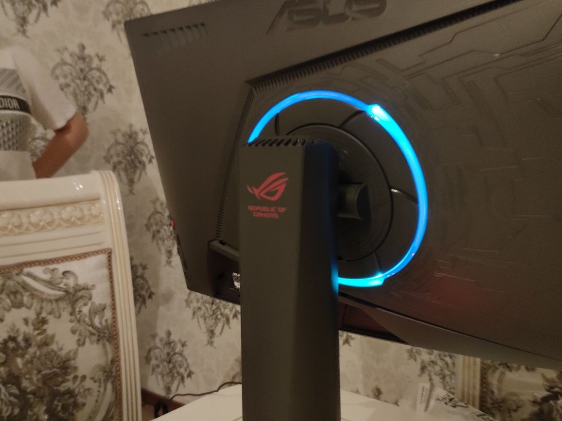 Игровой монитор Asus  Rog strix XG27VQ