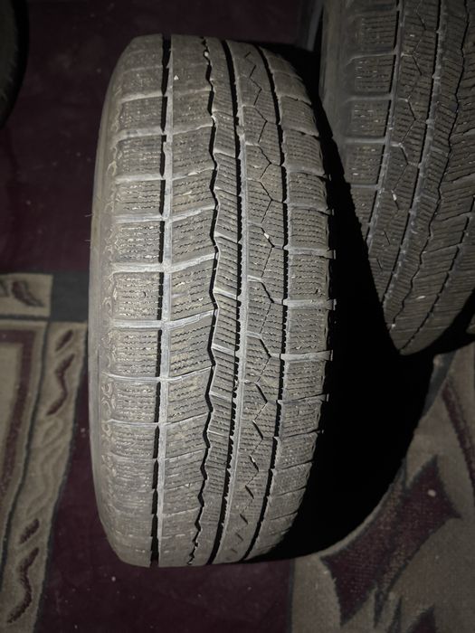 Машина баллон почти новый зимний