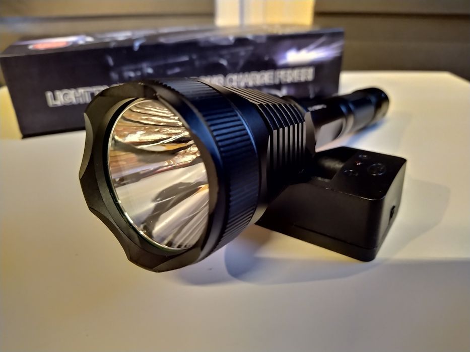 SET Lanterna vanatoare led XM-L2 cu 3 filtre color SLJ-Q2800