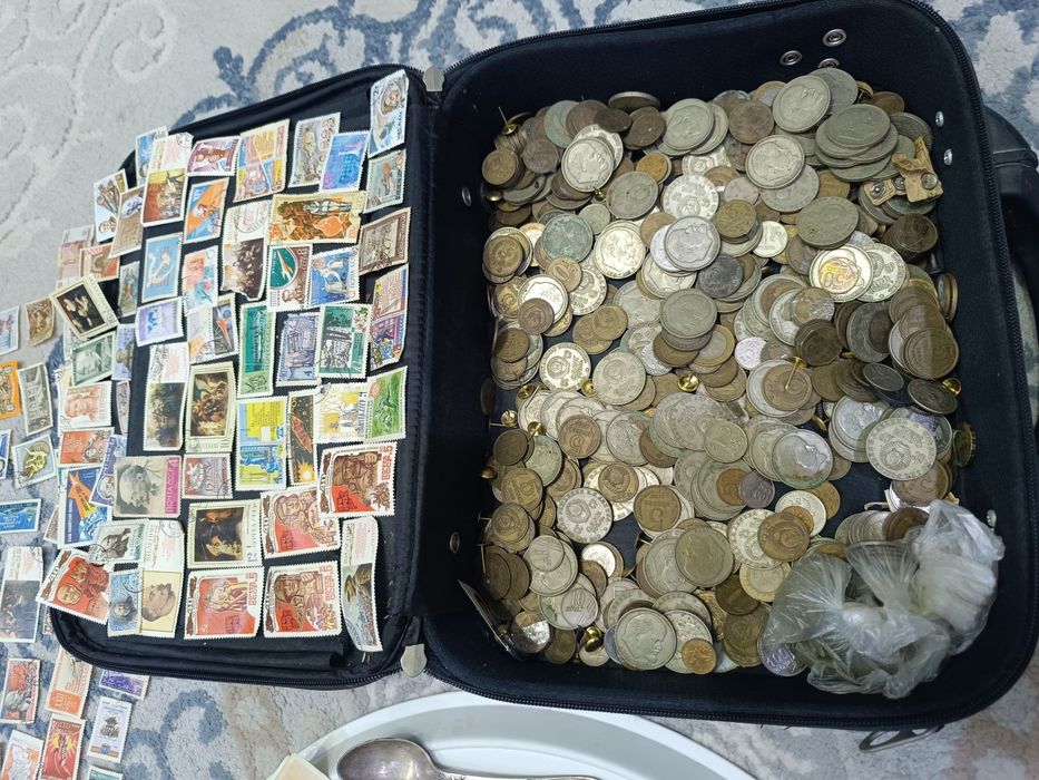 Много монеты деньги