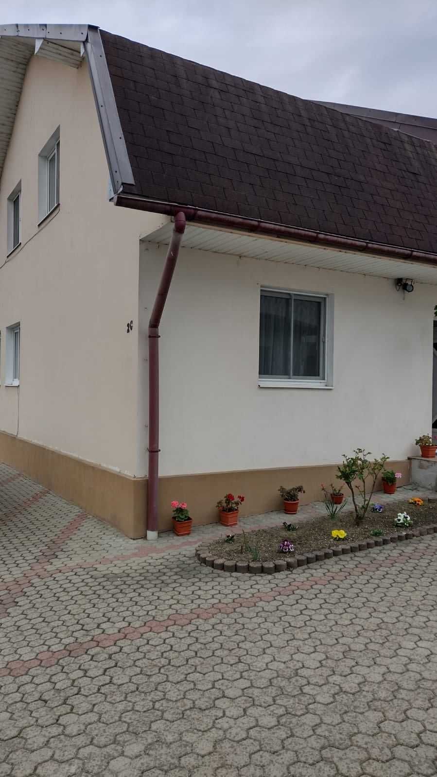 Bistrita, Casa P+1 etaj cu 2 apartamente + curte privata / pe Centura