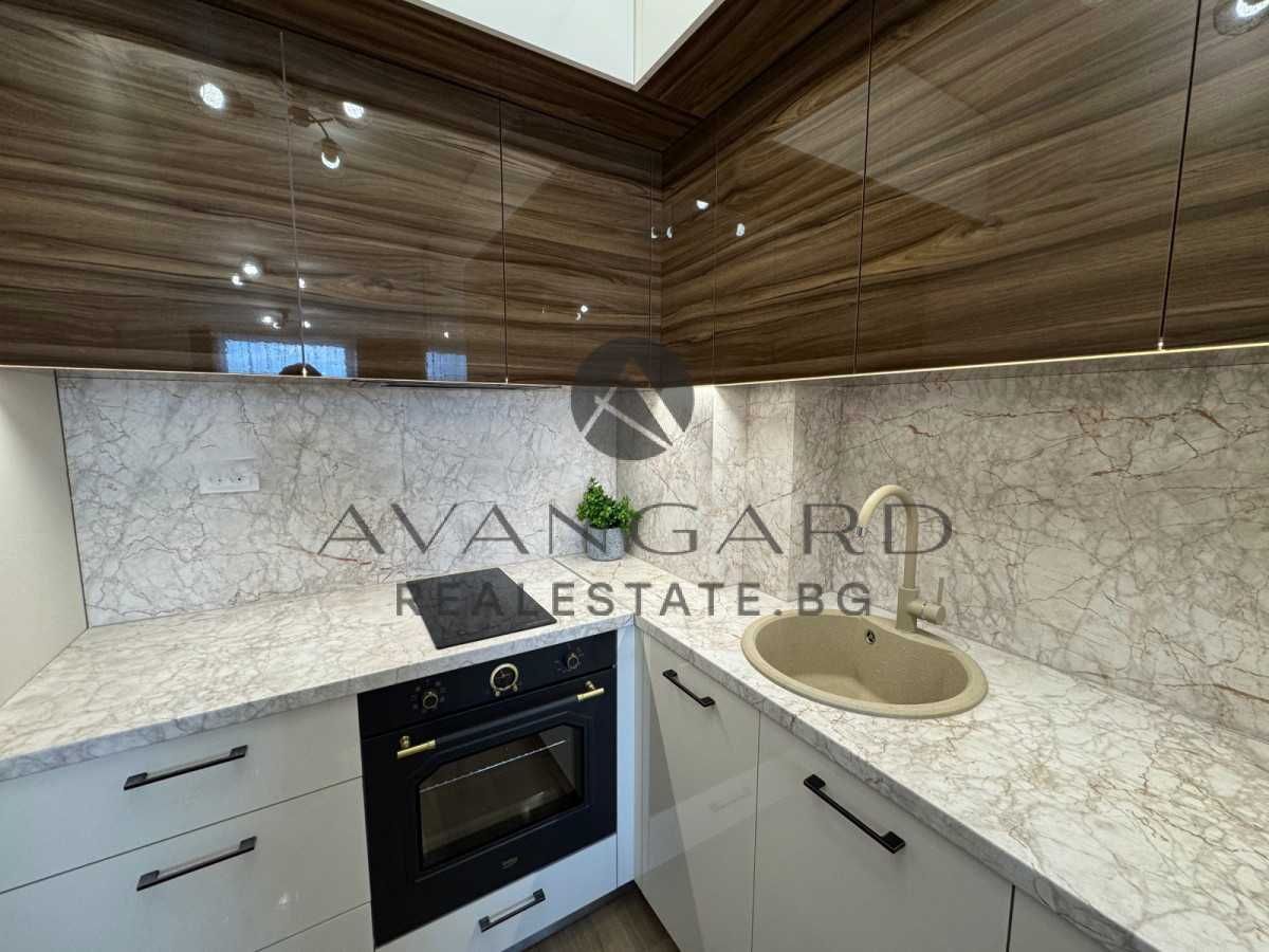 Продава се Двустаен апартамент в Пловдив, Център - 67 кв.м за 2359 €/кв.м - Снимка #5