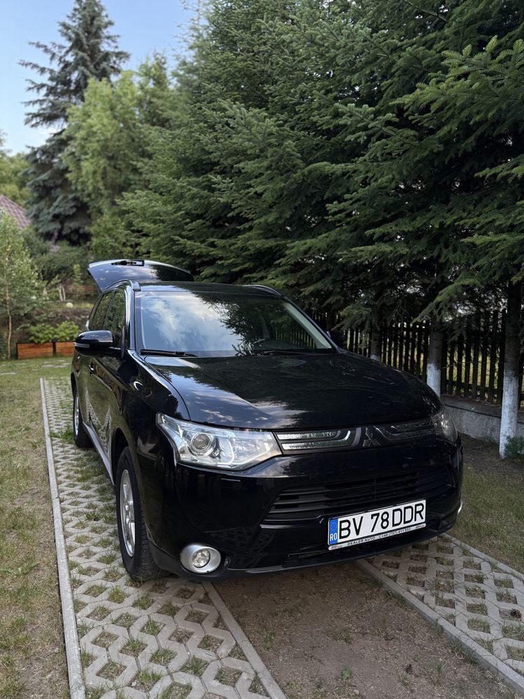 Mitsubishi Outlander 2013 2.2 D 7 Locuri Piele Navigatie 4x4 Eco 2x4