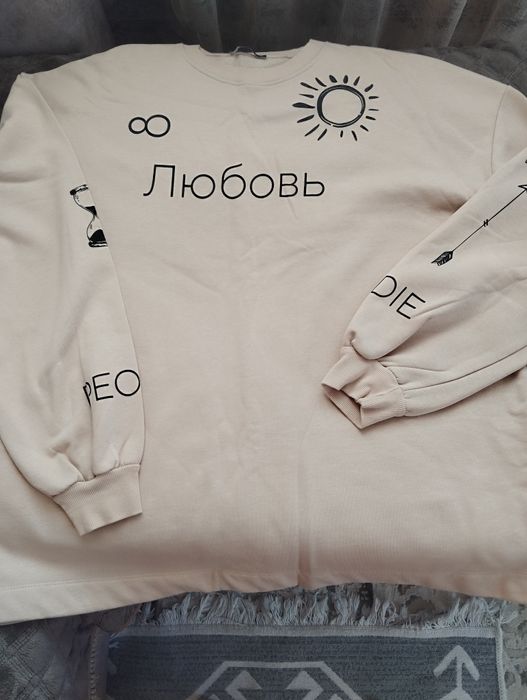 Продам кофту..совершенно новая..ни раз не одевалась