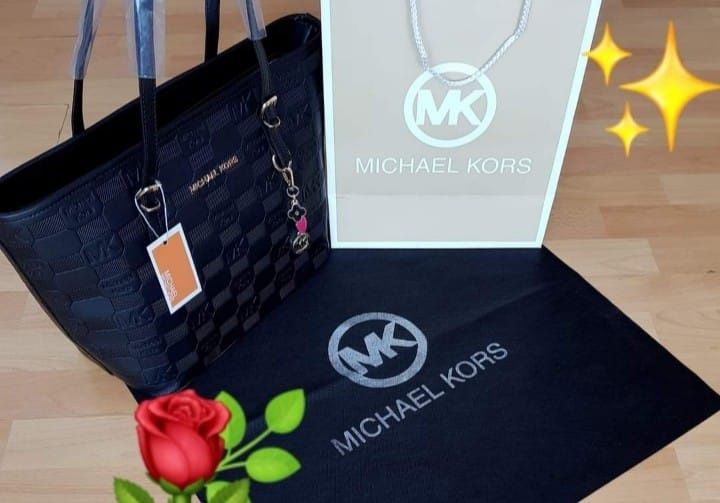 Geanta Michael Kors, logo imprimat,model clasic,saculet, eticheta