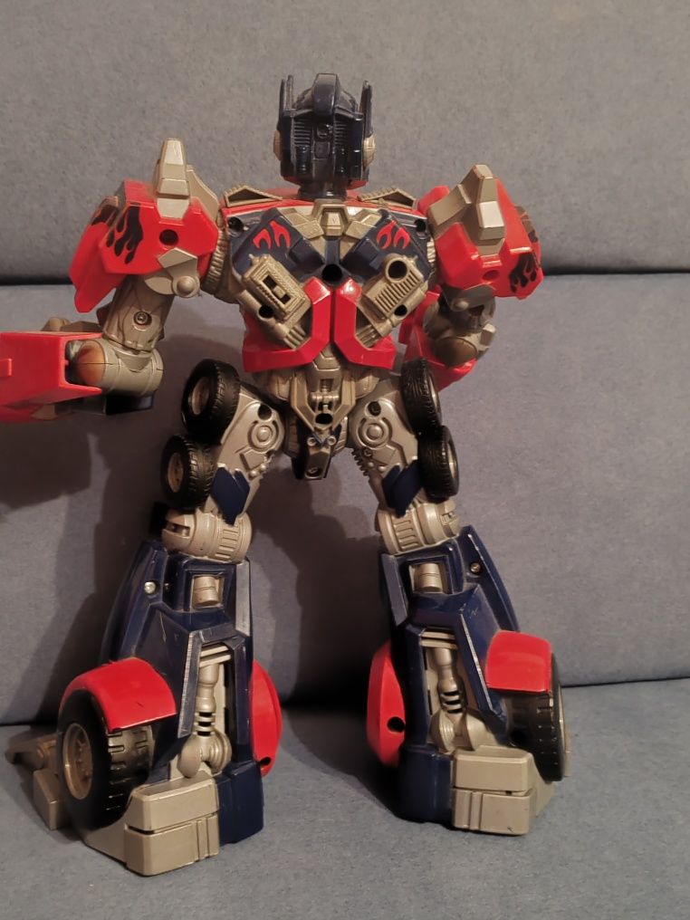 Figurina transformes optimus prime jucărie