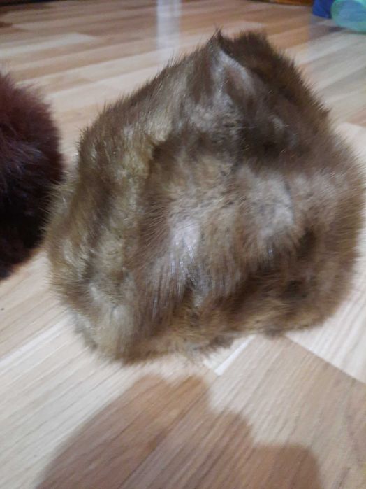 Caciula blana nurca femei