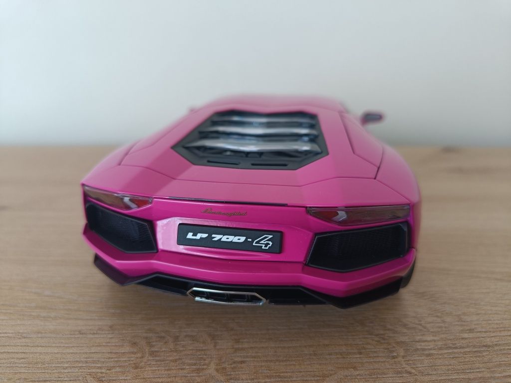 Lamborghini Aventador, Auto art Signature 1:18