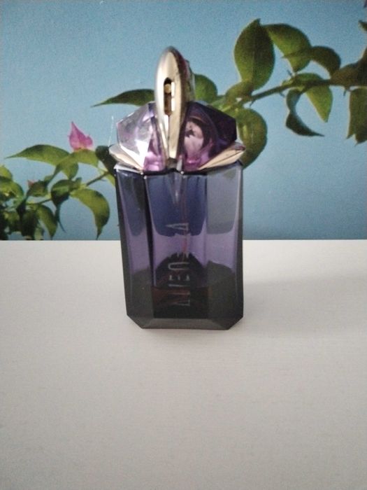 Парфюм Alien от Mugler.