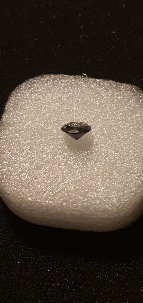 Diamant Negru  2.7 carate