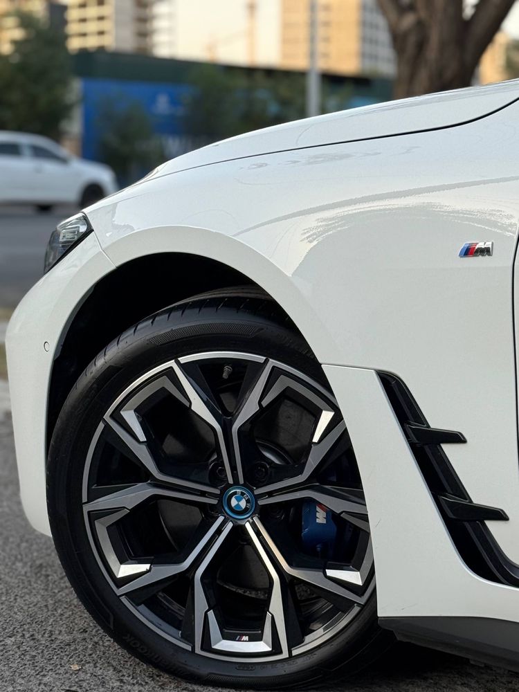 BMW i4 eDrive 40