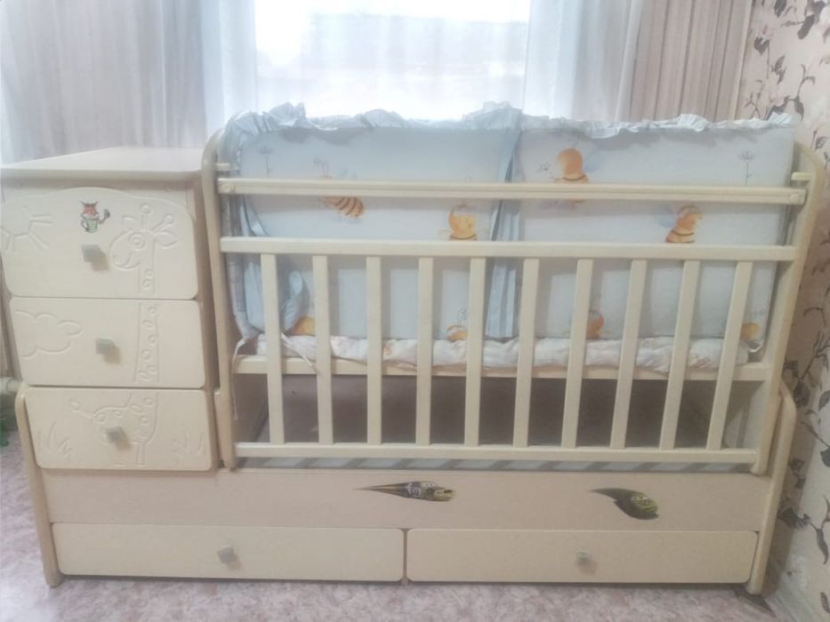 Продам детскую кроватку-трансформер