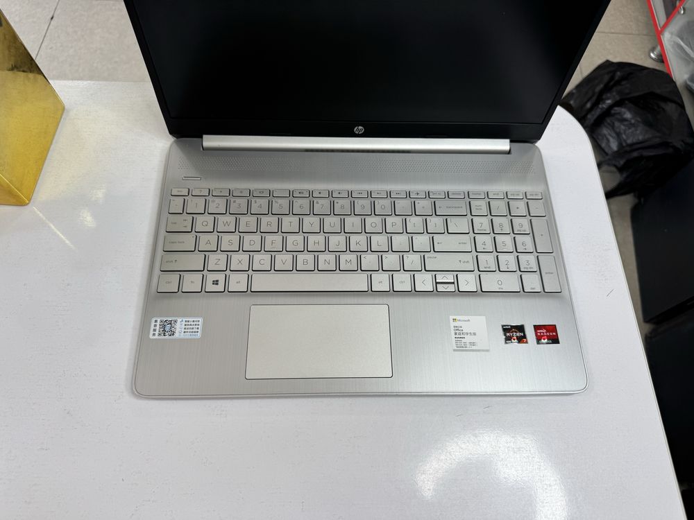 hp ryzen 7 4700(i7-11) ideal holatda IT va grafikalar uchun moshnisi