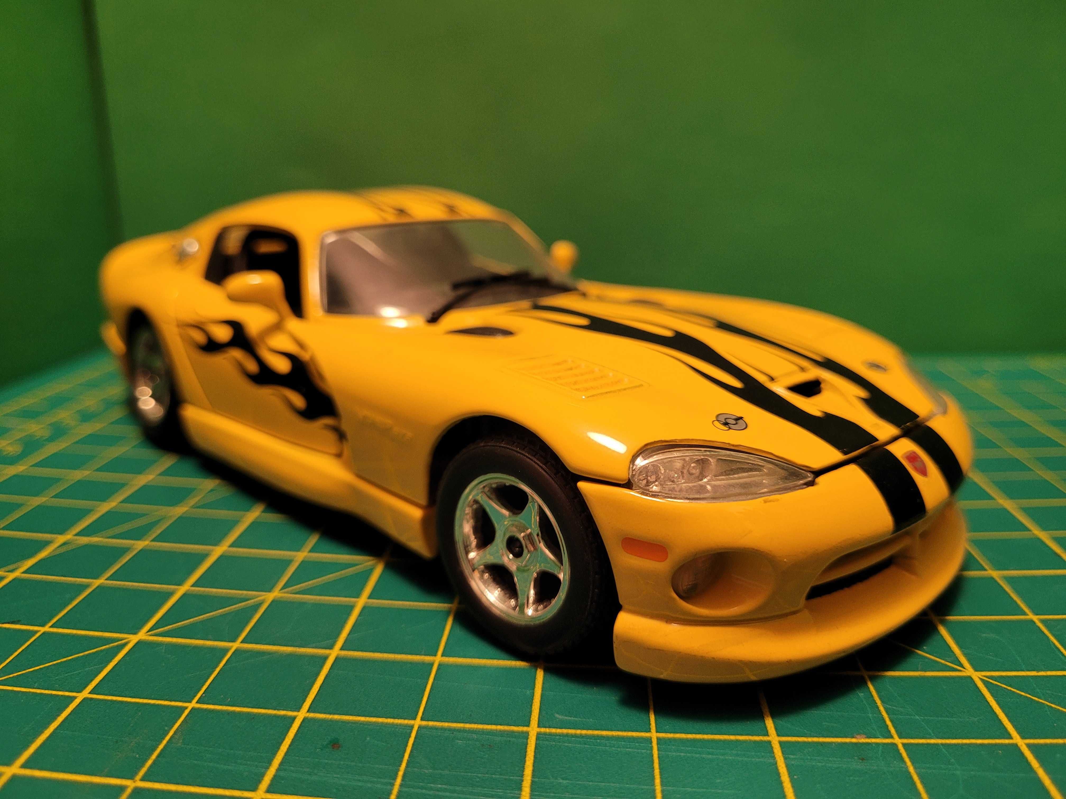 Macheta Dodge Viper GTS scara 1/24