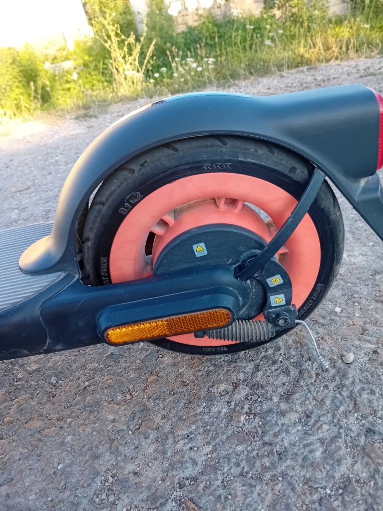 Vand trotineta electrica xiaomi 4 go  trotineta prinde 20km