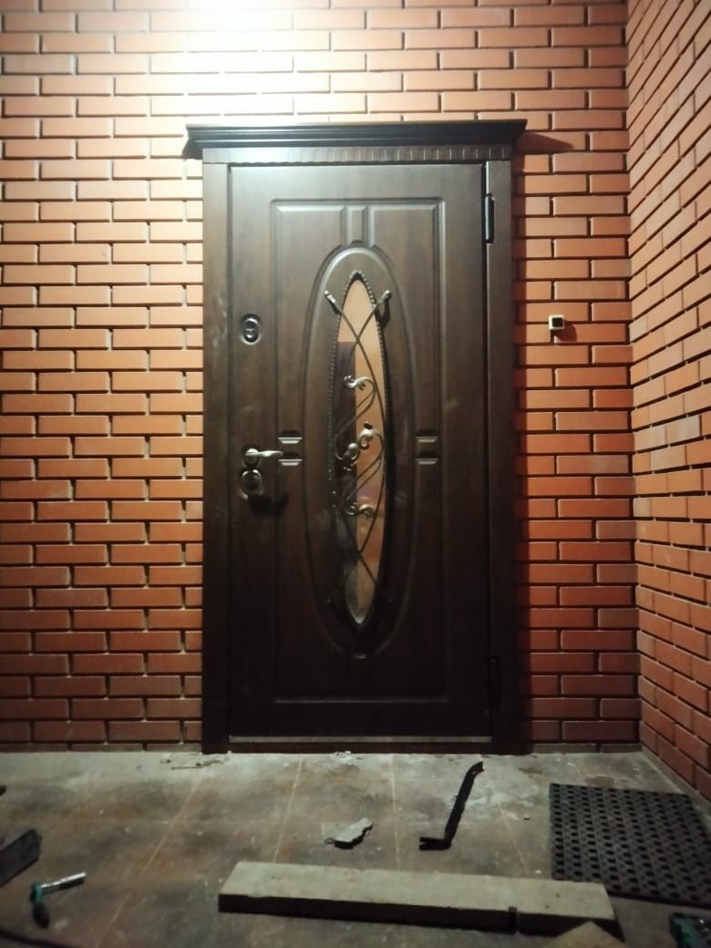 Установка входных дверей