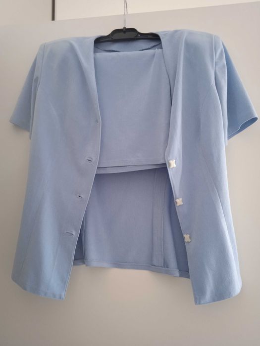 Costumaș mărime XS-S,fusta și sacou cu mânecă scurtă