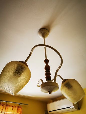 Лампа за таван с три аплика