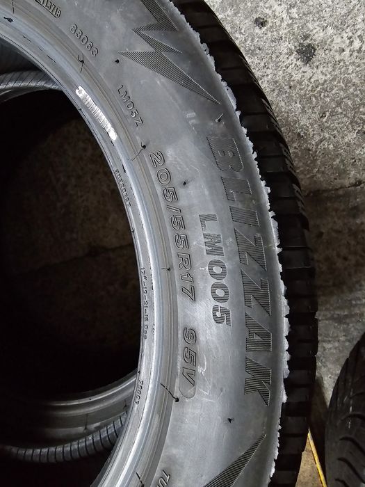 Bridgestone 205/55 R17 95V M+S iarnă