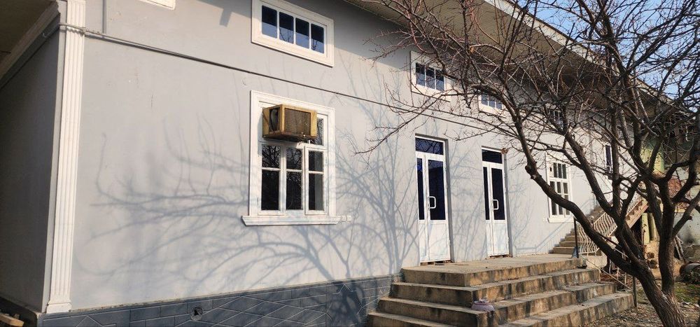 Уй сотилади жуда Зур жойда