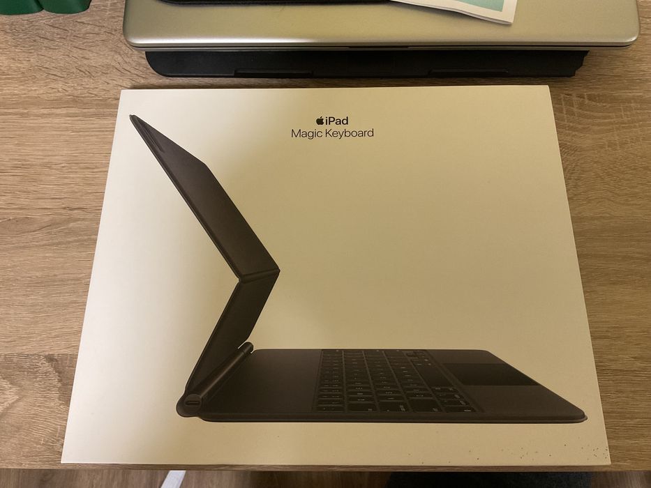 Magic Keyboard Apple клавиатура за iPad Pro 13”.
