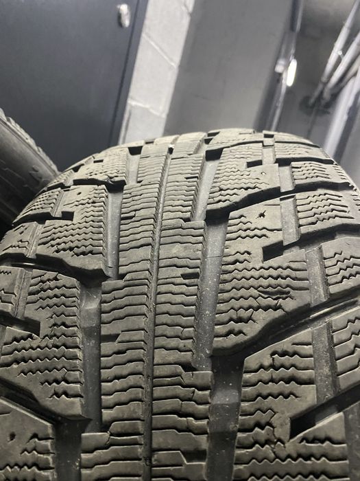 Зимние шины 265/50R20