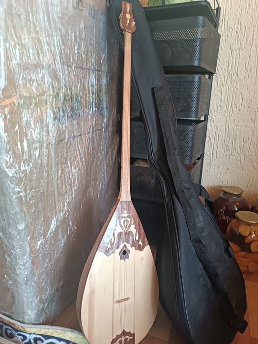 Продам домбуру для школьников