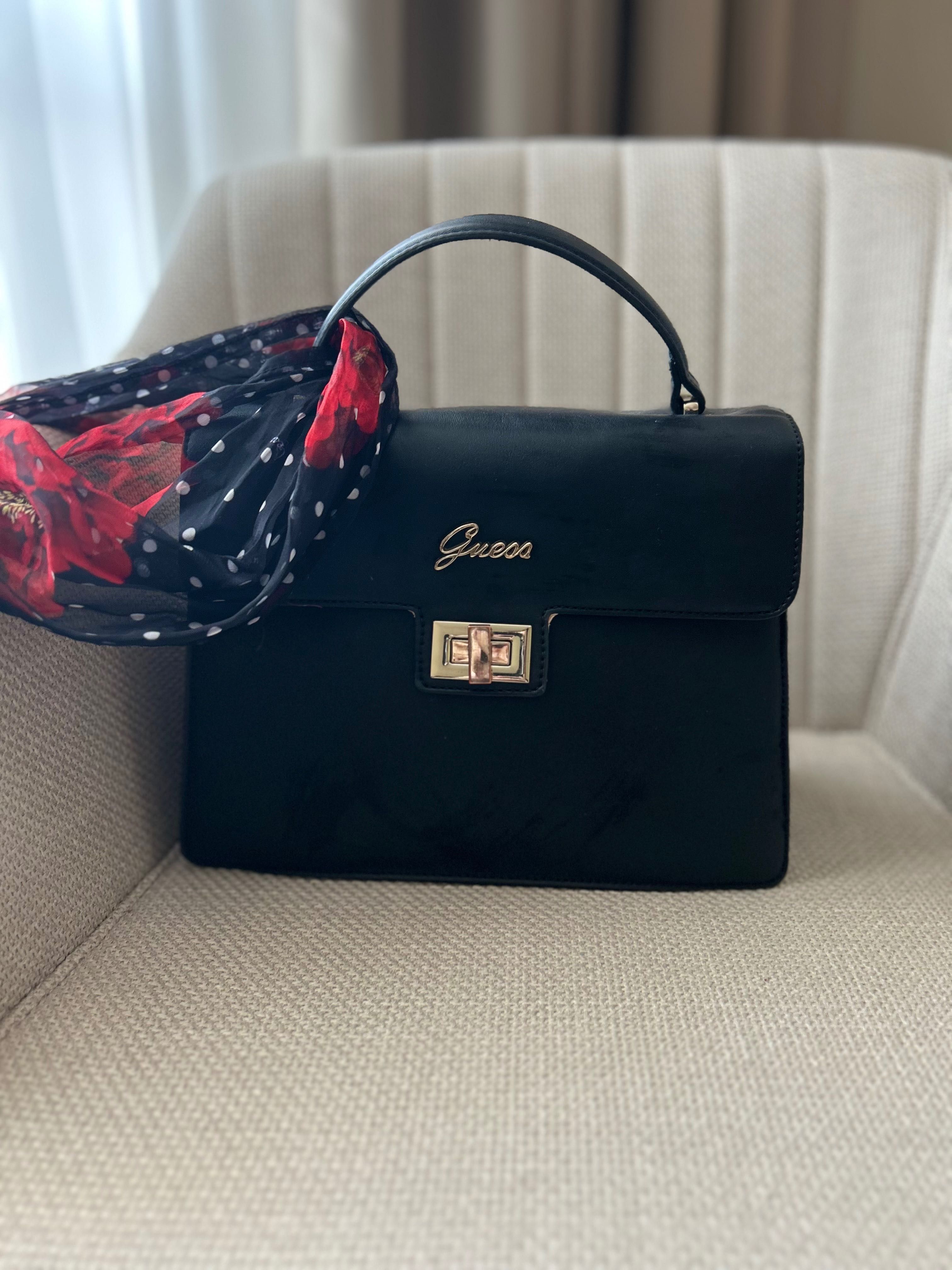 Дамска чанта Guess