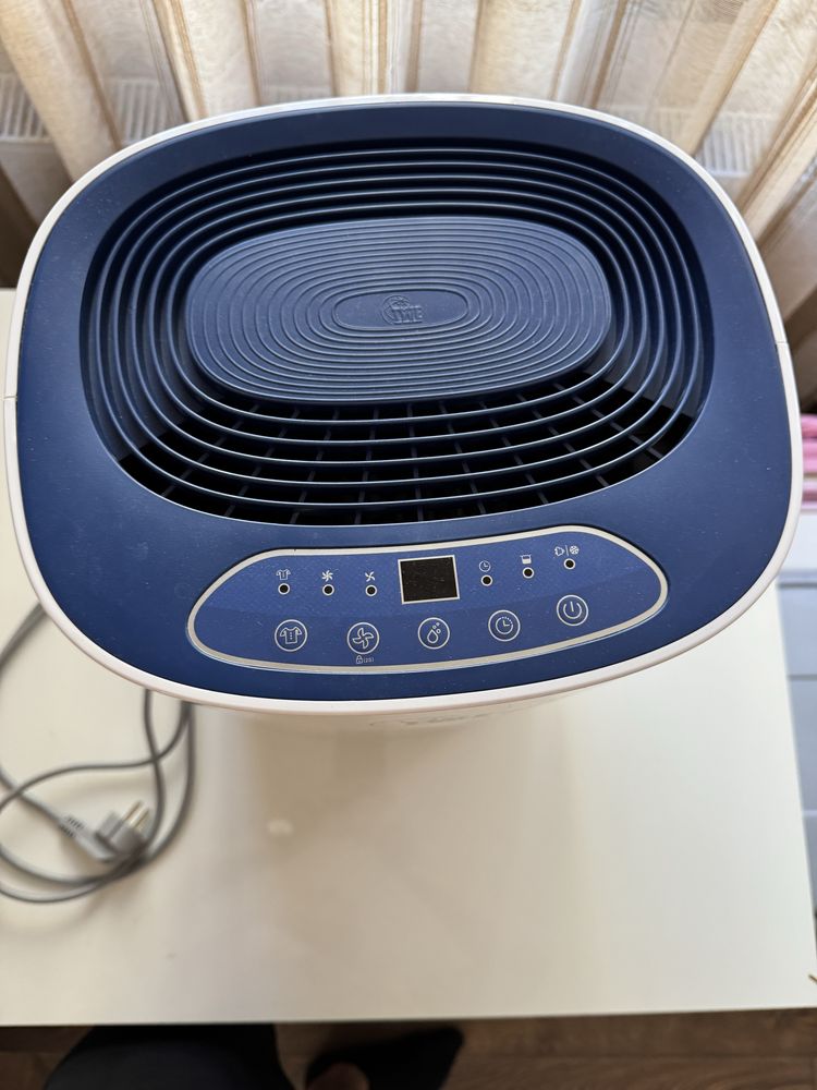 Обезвлажнител TWE-S10A сив