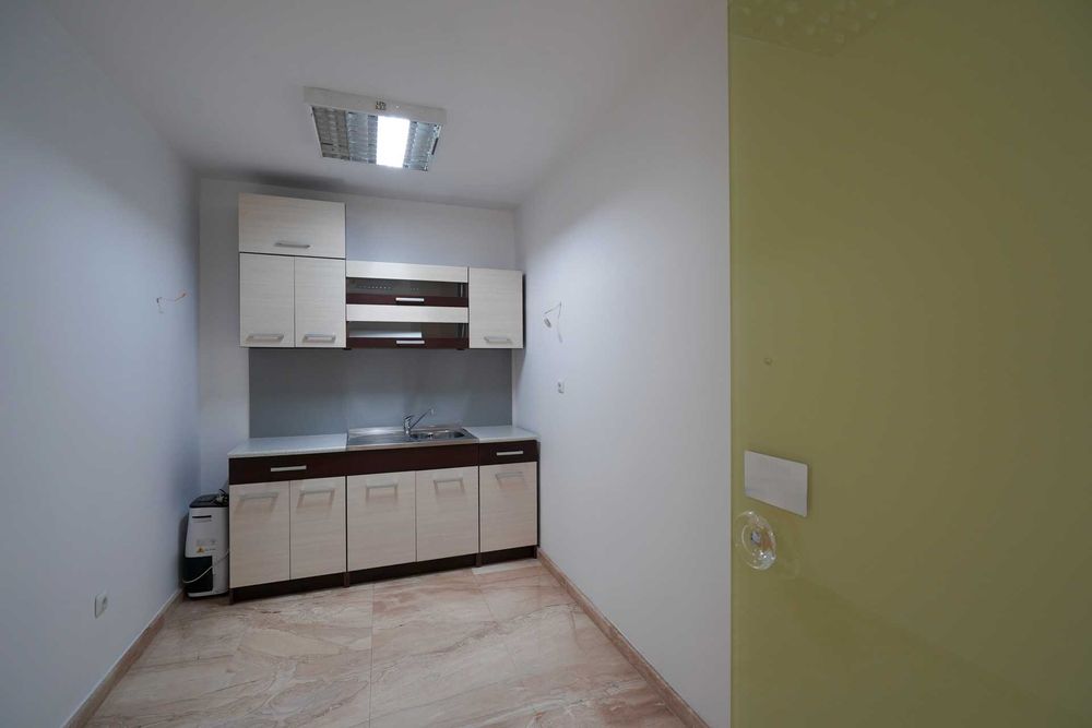 Продава се Офис в Варна, Център - 133 кв.м за 3083 €/кв.м - Снимка #19
