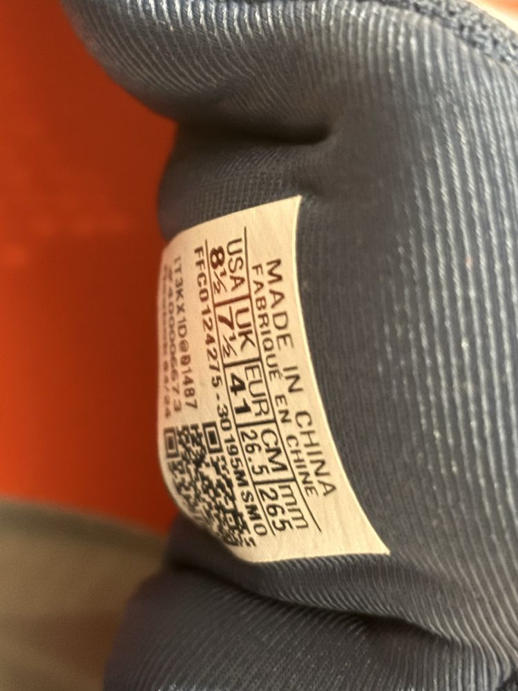 Маратонки REEBOK  номер 41 НОВИ
